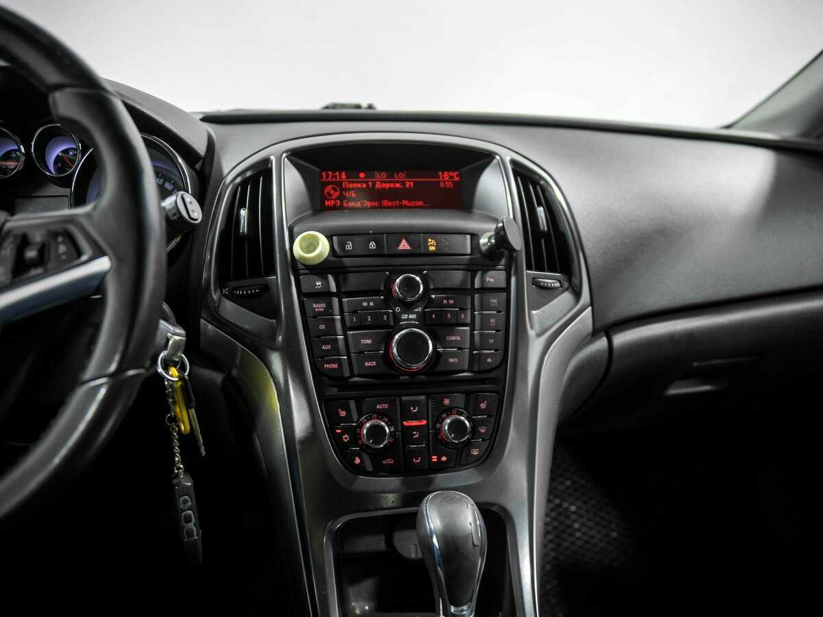 Opel Astra с пробегом — 2011 год. Фото: #8