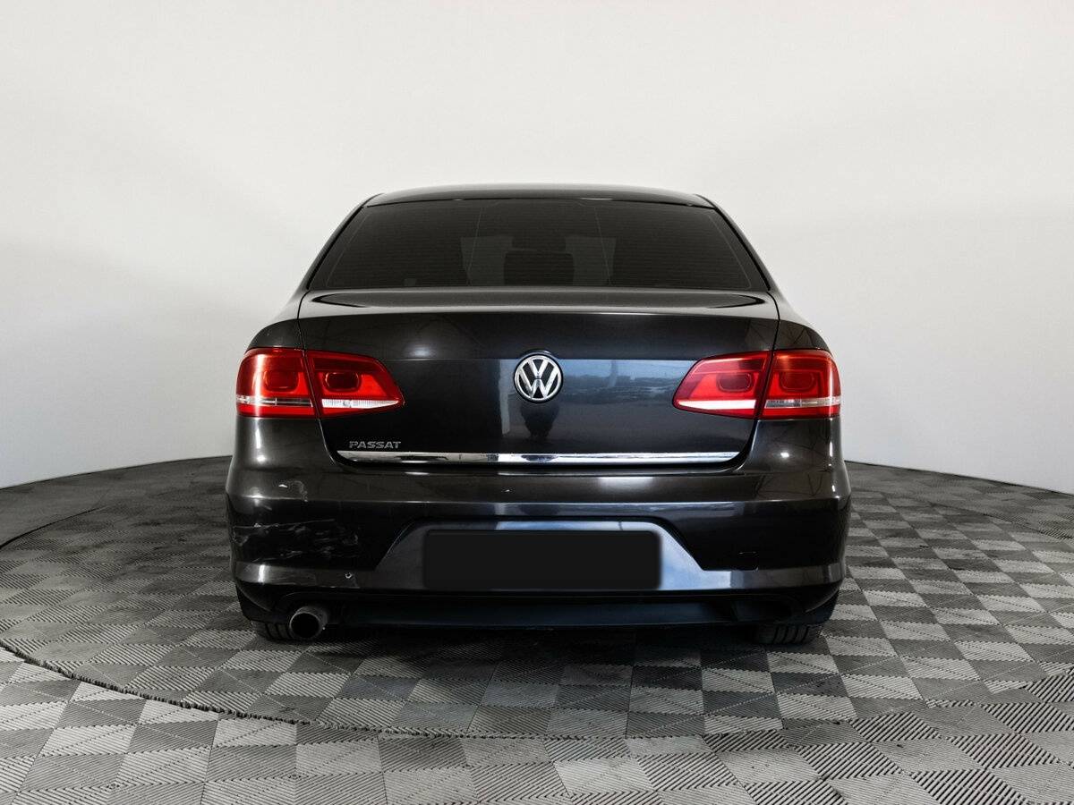 Volkswagen Passat с пробегом — 2011 год. Фото: #4