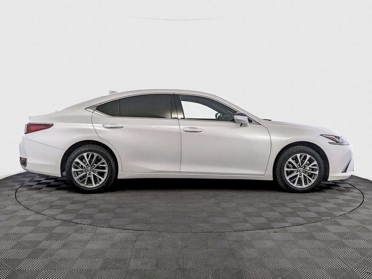 Lexus ES с пробегом — 2022 год. Фото: #3