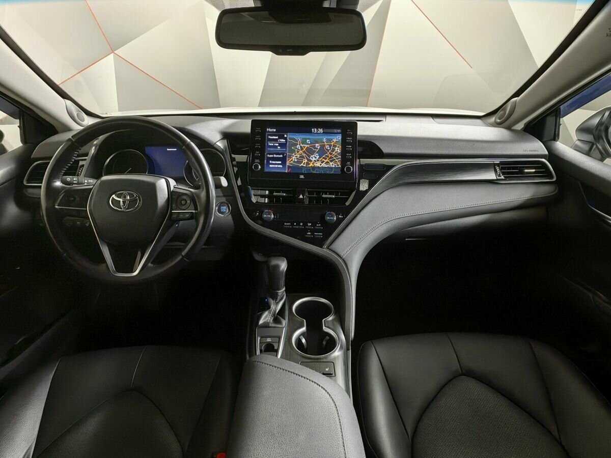 Toyota Camry с пробегом — 2022 год. Фото: #8