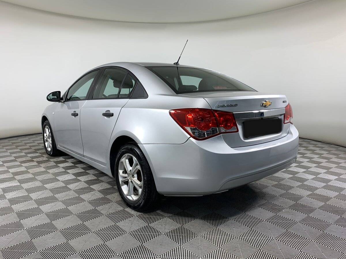 Chevrolet Cruze с пробегом — 2012 год. Фото: #6