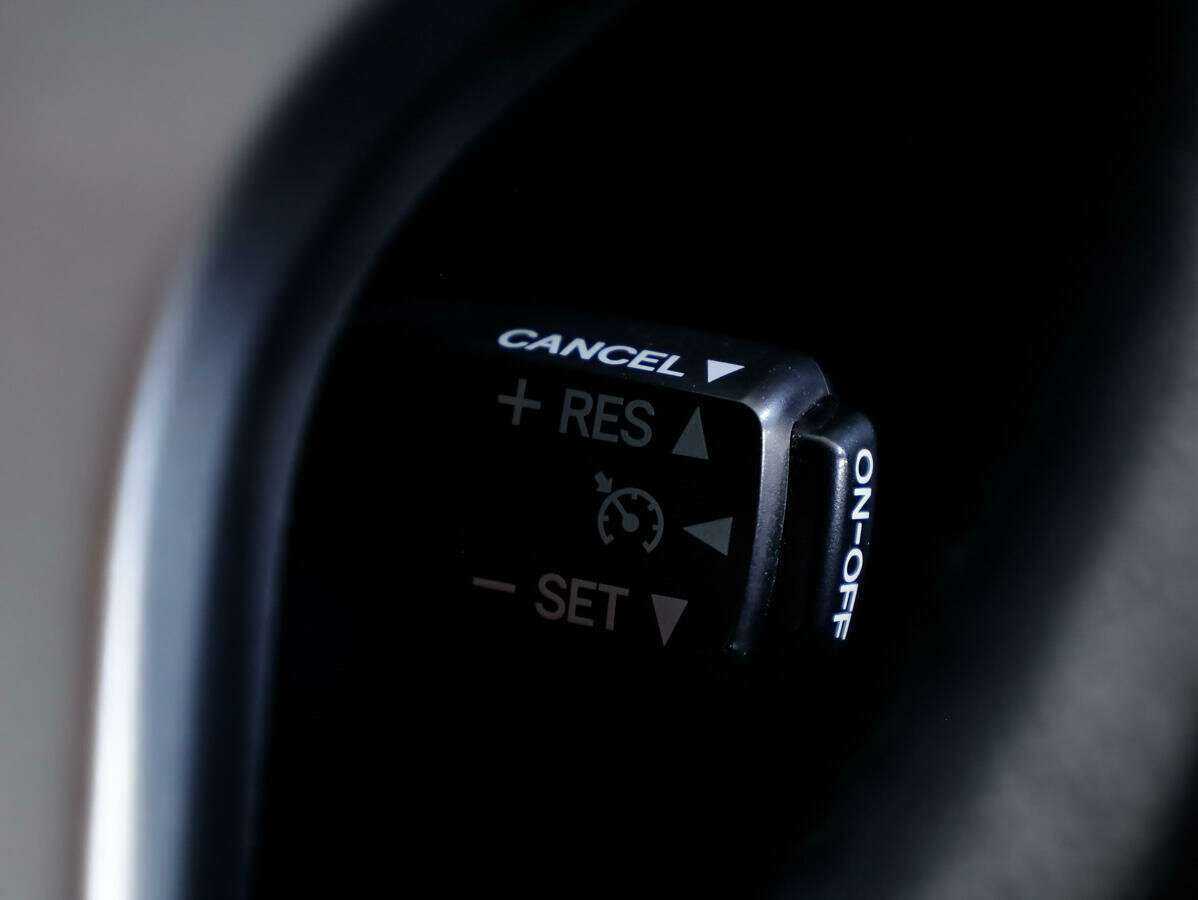 Toyota Land Cruiser Prado с пробегом — 2017 год. Фото: #17