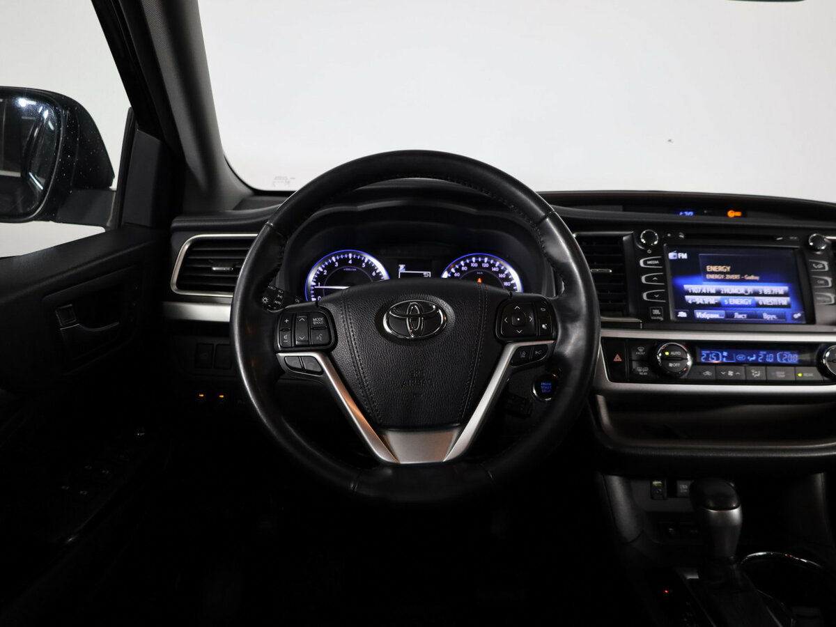 Toyota Highlander с пробегом — 2019 год. Фото: #18