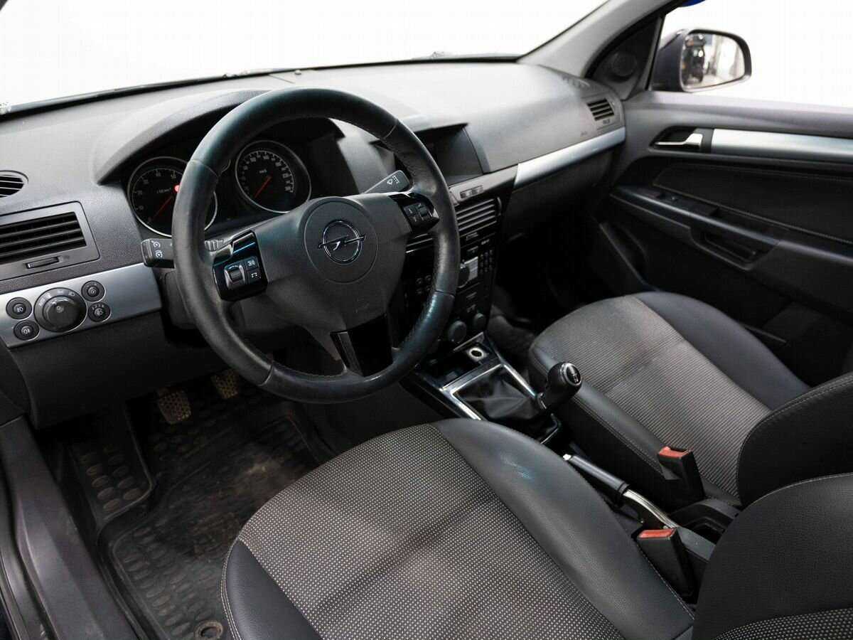 Opel Astra с пробегом — 2010 год. Фото: #9