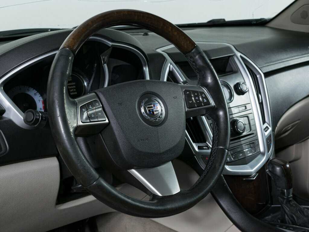 Cadillac SRX с пробегом — 2010 год. Фото: #11