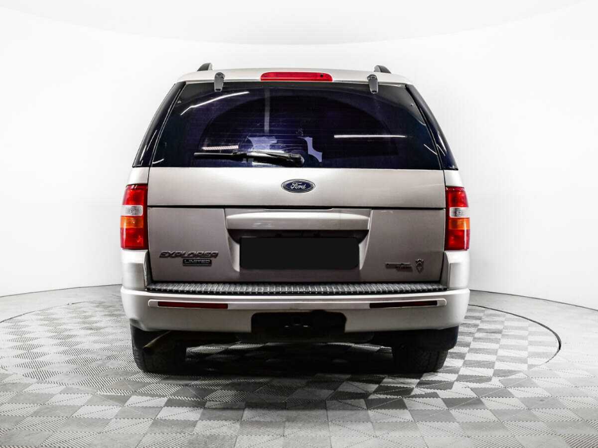 Ford Explorer с пробегом — 2005 год. Фото: #5