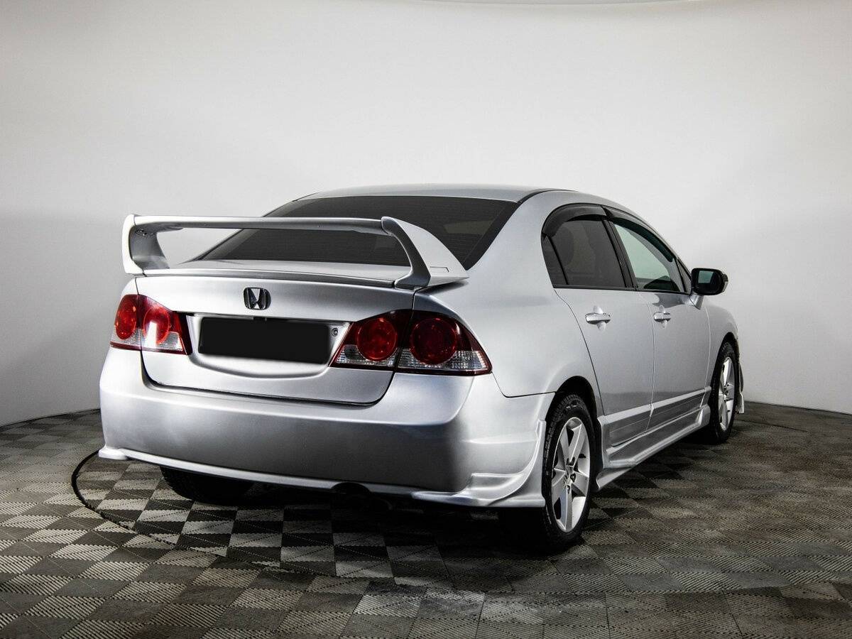 Honda Civic с пробегом — 2008 год. Фото: #3