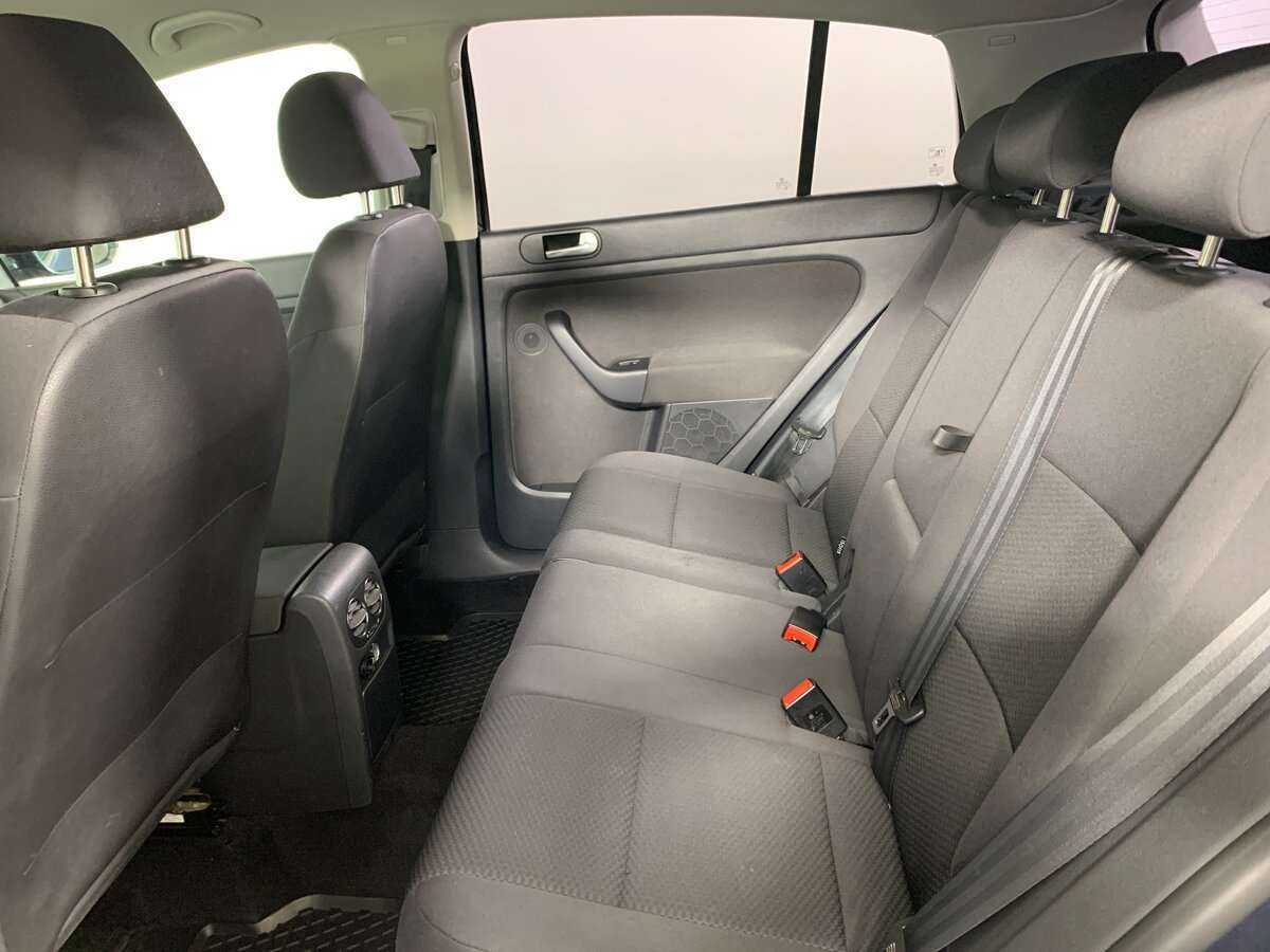 Volkswagen Golf Plus с пробегом — 2010 год. Фото: #15