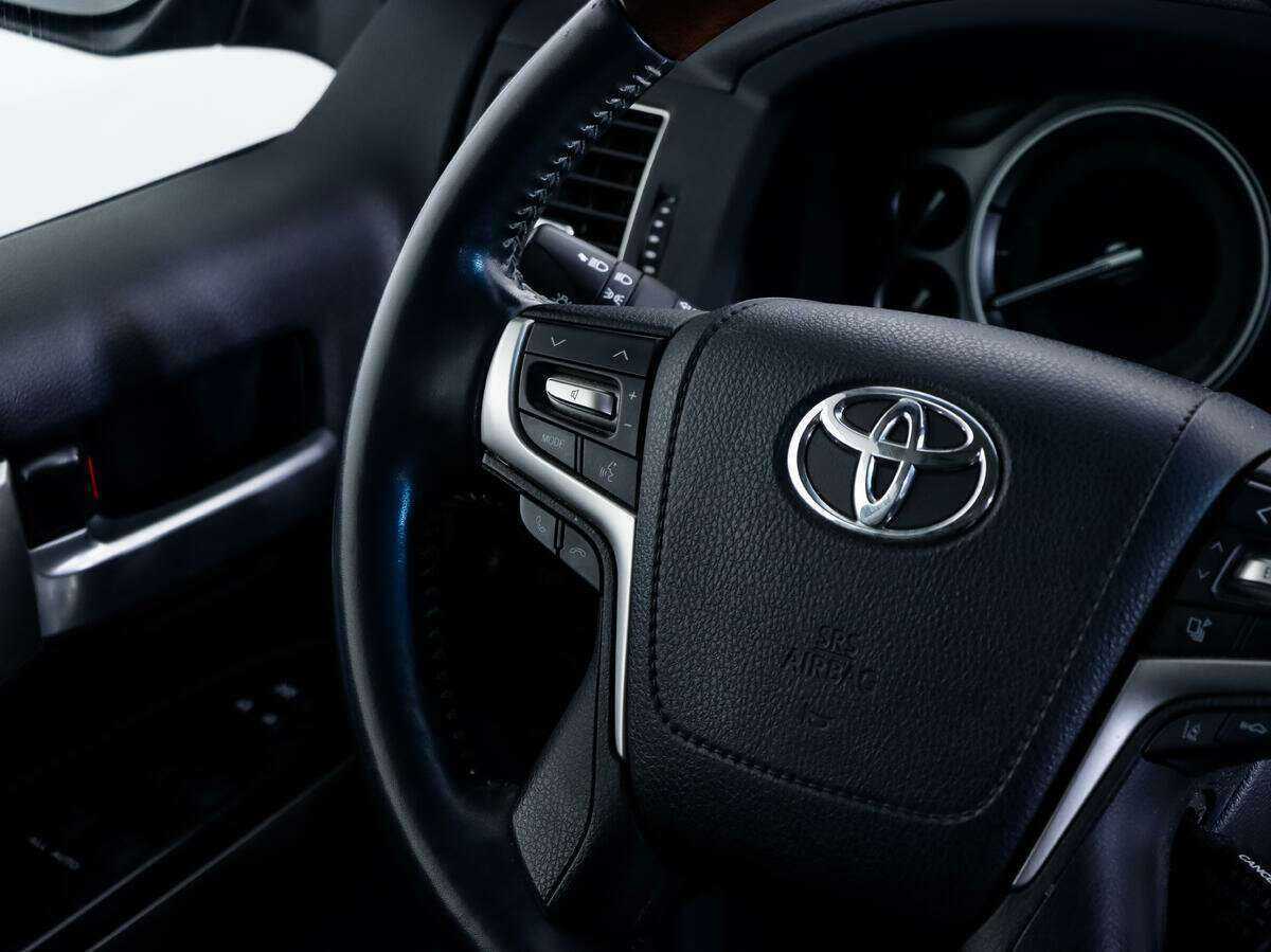 Toyota Land Cruiser с пробегом — 2017 год. Фото: #14