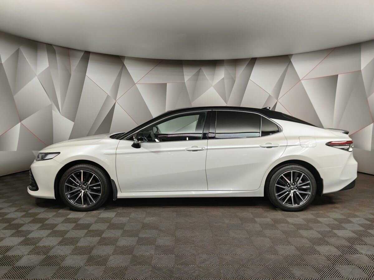 Toyota Camry с пробегом — 2021 год. Фото: #4