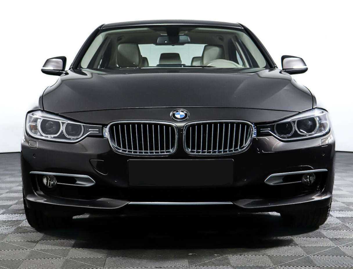 BMW 3 серии с пробегом — 2012 год. Фото: #1