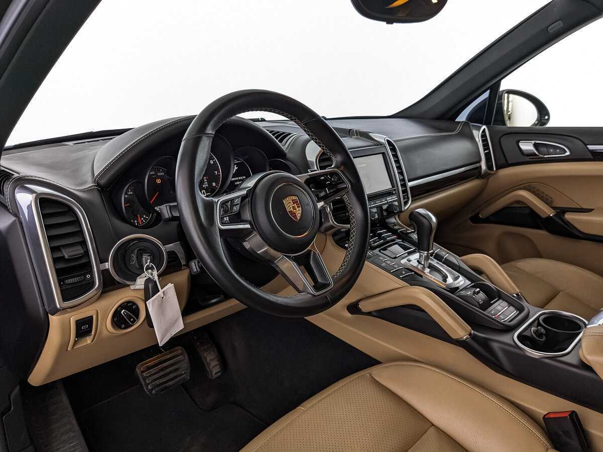 Porsche Cayenne с пробегом — 2015 год. Фото: #10