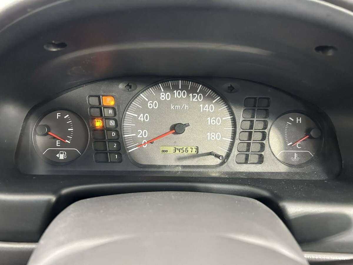 Nissan Sunny с пробегом — 2004 год. Фото: #10