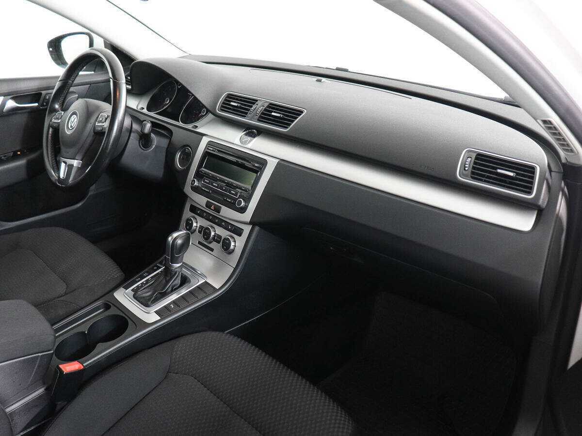 Volkswagen Passat с пробегом — 2014 год. Фото: #9