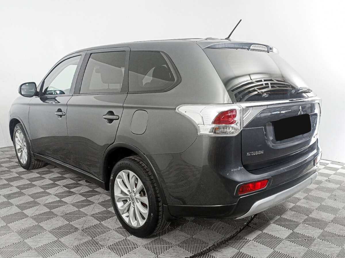 Mitsubishi Outlander с пробегом — 2014 год. Фото: #6