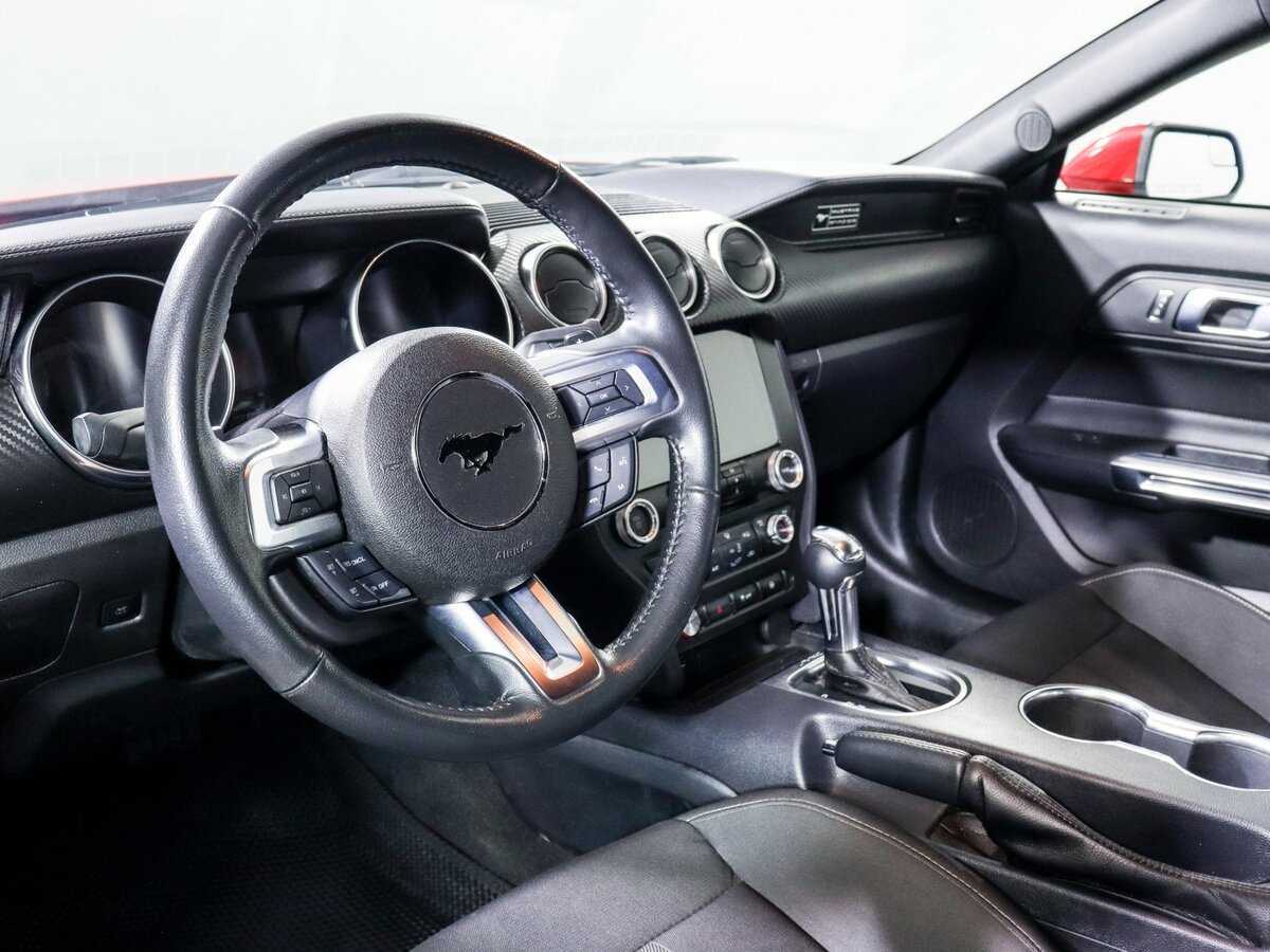 Ford Mustang с пробегом — 2020 год. Фото: #10