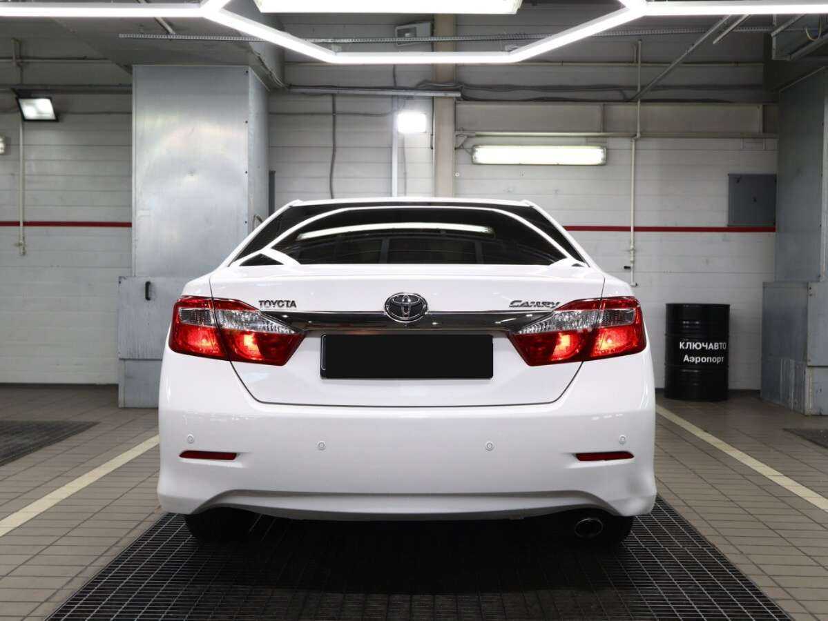 Toyota Camry с пробегом — 2013 год. Фото: #3