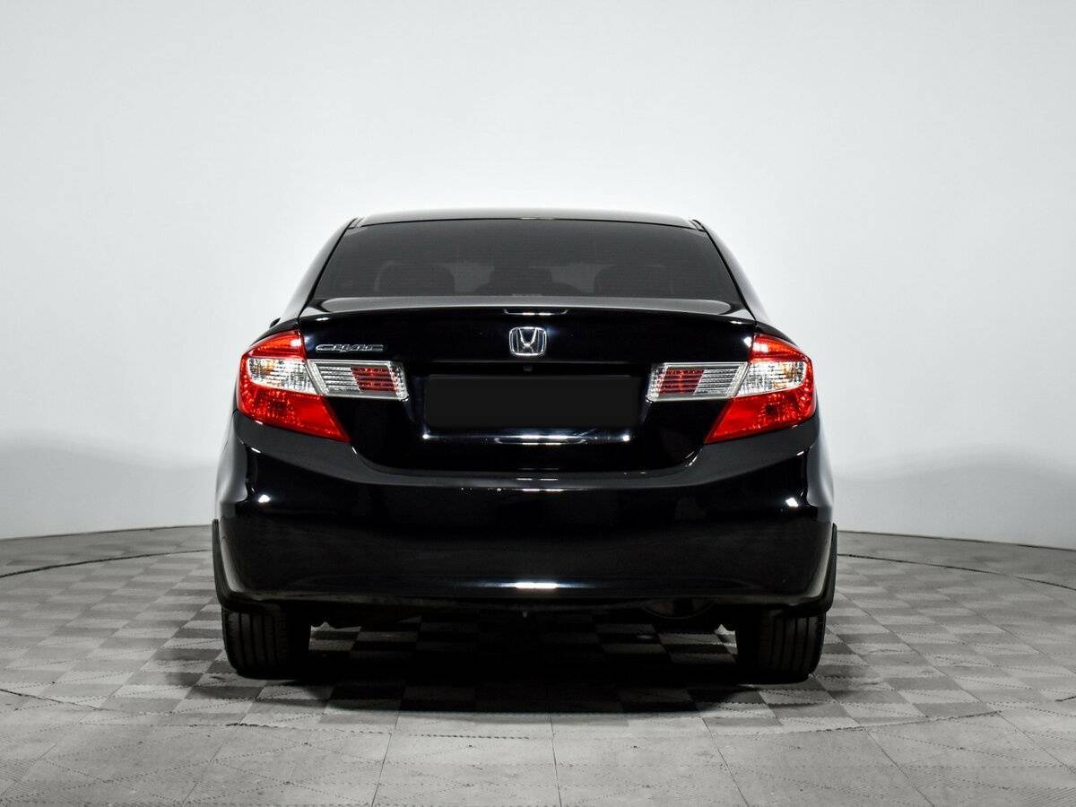 Honda Civic с пробегом — 2012 год. Фото: #4