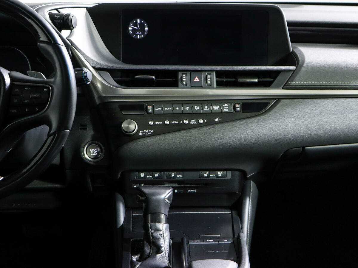 Lexus ES с пробегом — 2021 год. Фото: #10