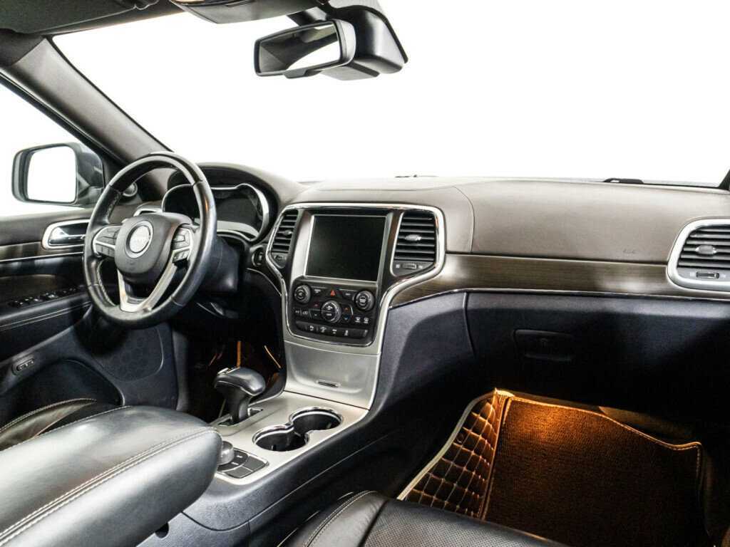 Jeep Grand Cherokee с пробегом — 2014 год. Фото: #8