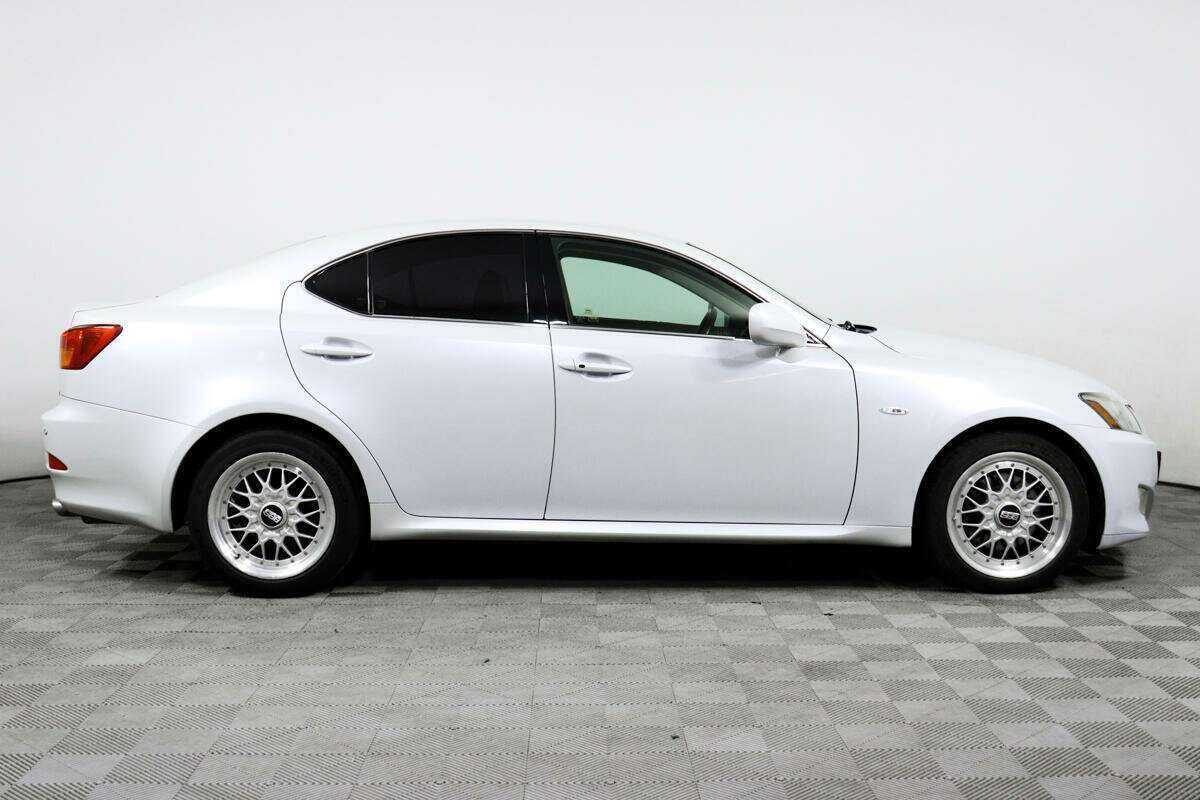 Lexus IS с пробегом — 2008 год. Фото: #3