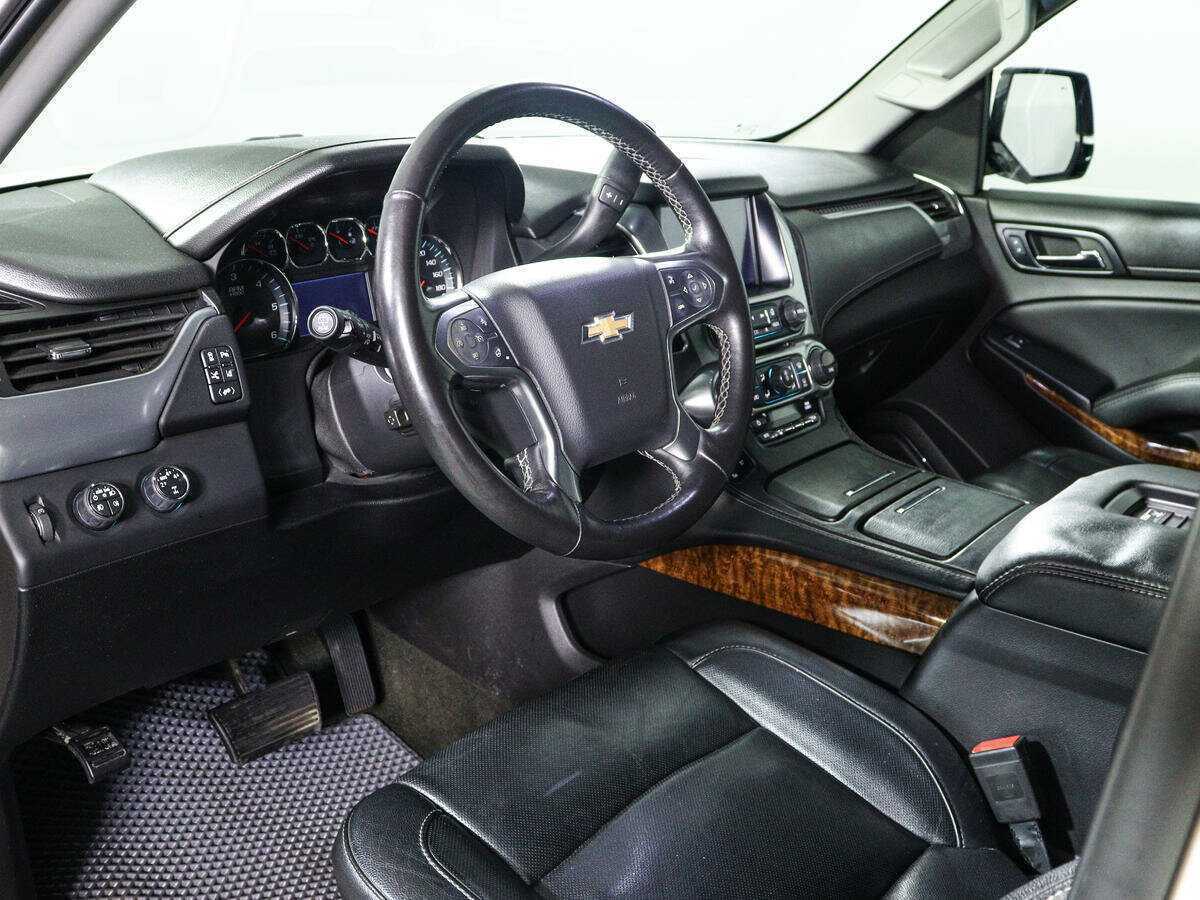 Chevrolet Tahoe с пробегом — 2015 год. Фото: #14