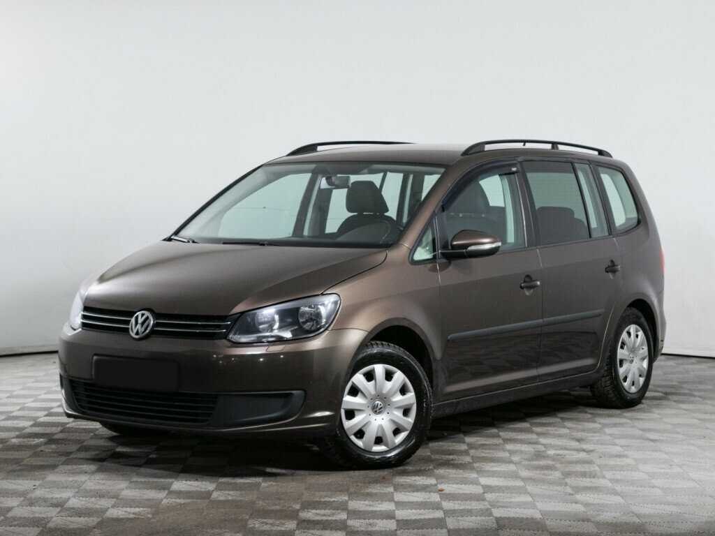 Volkswagen Touran с пробегом — 2011 год. Фото: #0