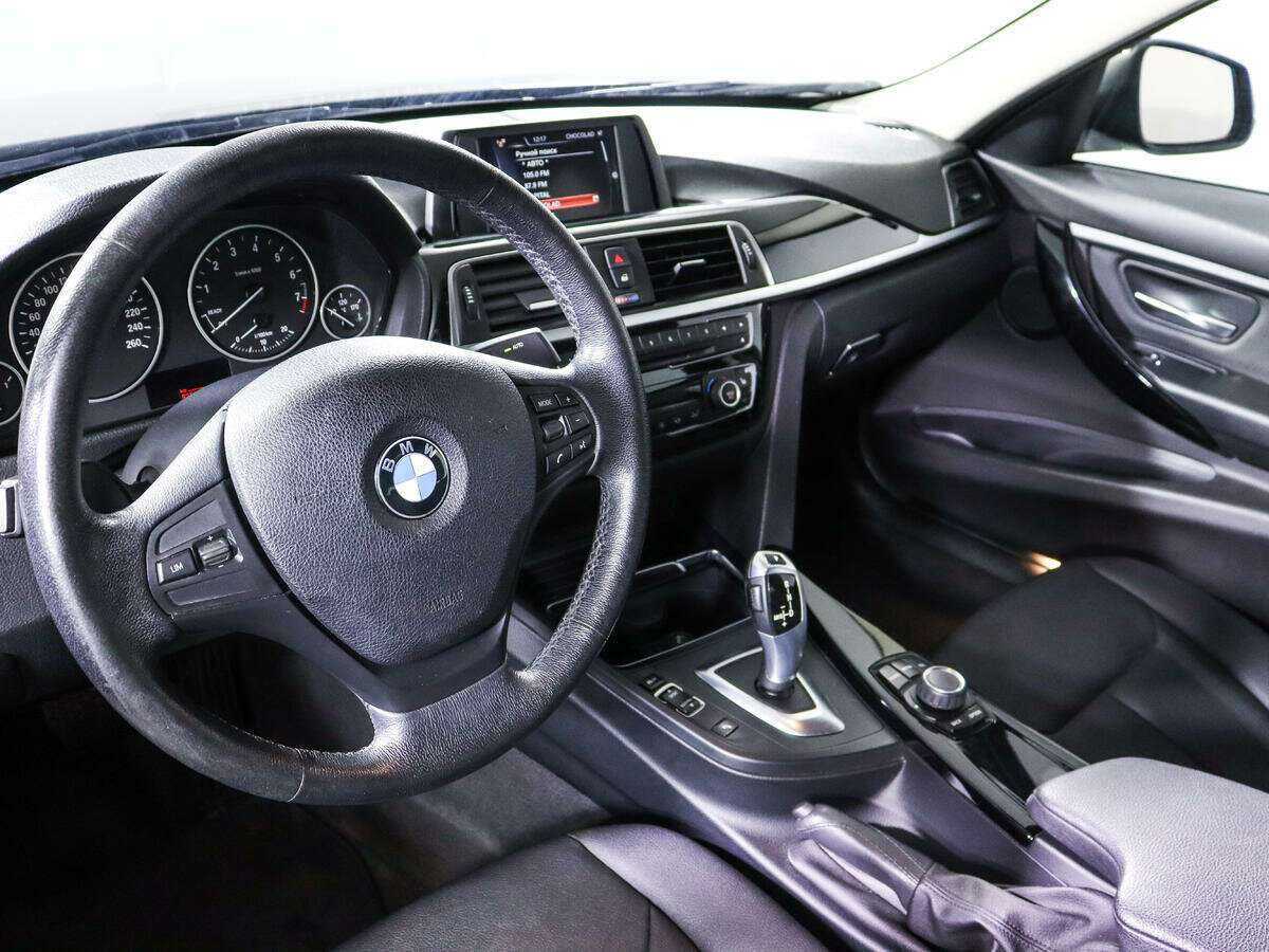 BMW 3 серии с пробегом — 2017 год. Фото: #10
