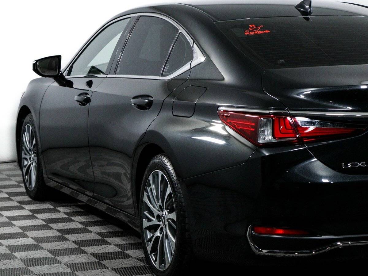 Lexus ES с пробегом — 2018 год. Фото: #19