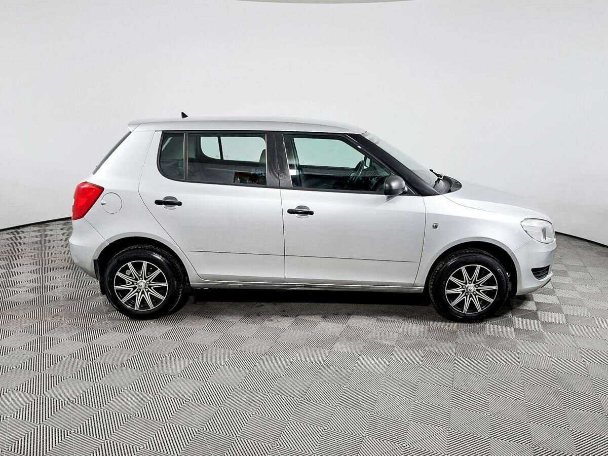 Skoda Fabia с пробегом — 2011 год. Фото: #3