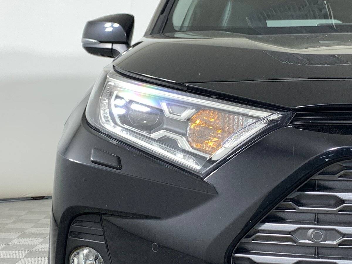 Toyota RAV4 с пробегом — 2020 год. Фото: #9