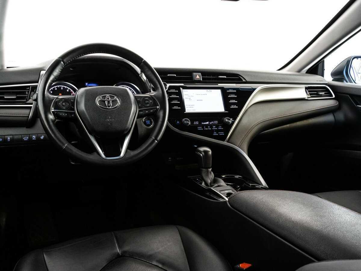 Toyota Camry с пробегом — 2020 год. Фото: #16