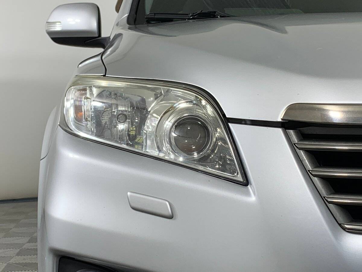 Toyota RAV4 с пробегом — 2010 год. Фото: #9