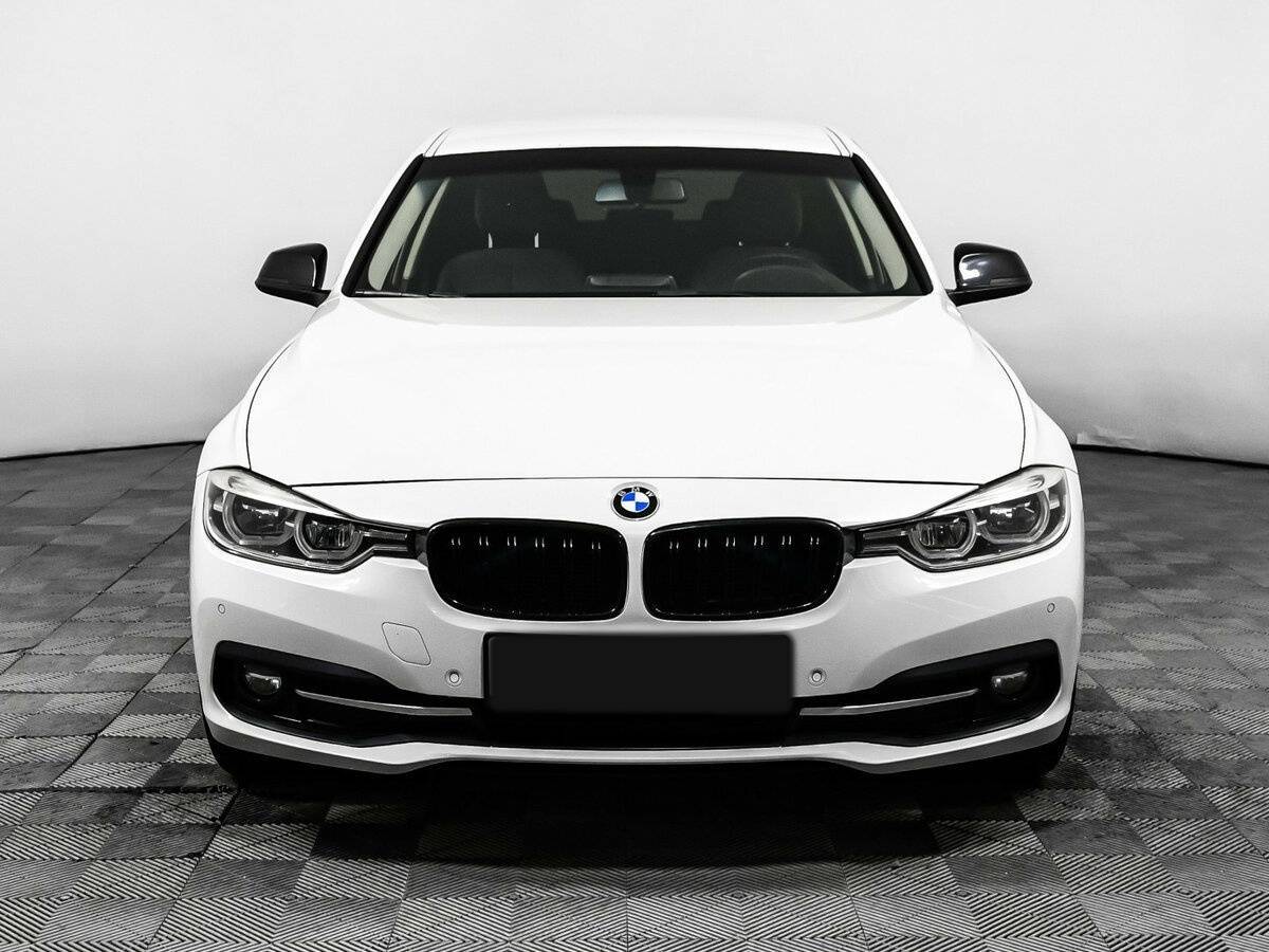 BMW 3 серии с пробегом — 2017 год. Фото: #1