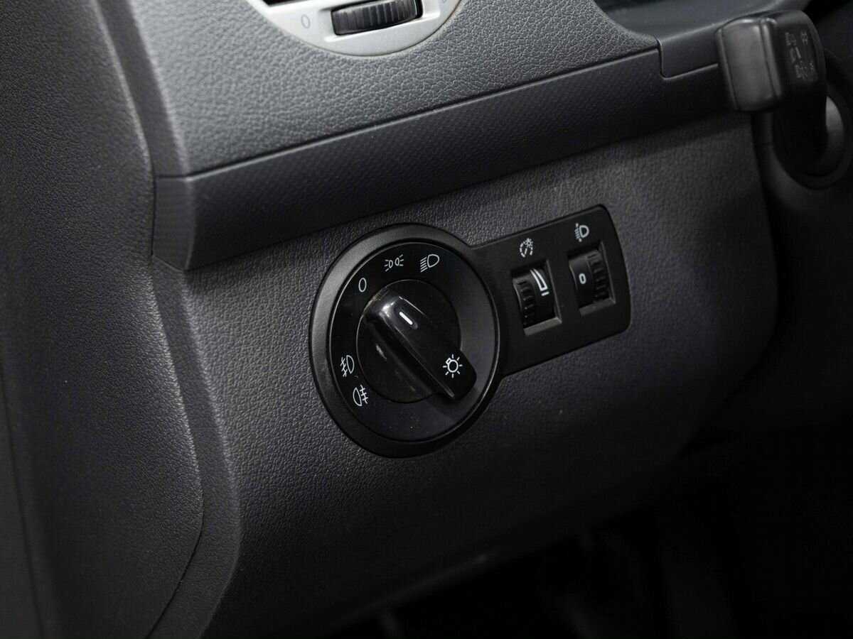 Volkswagen Caddy с пробегом — 2013 год. Фото: #19