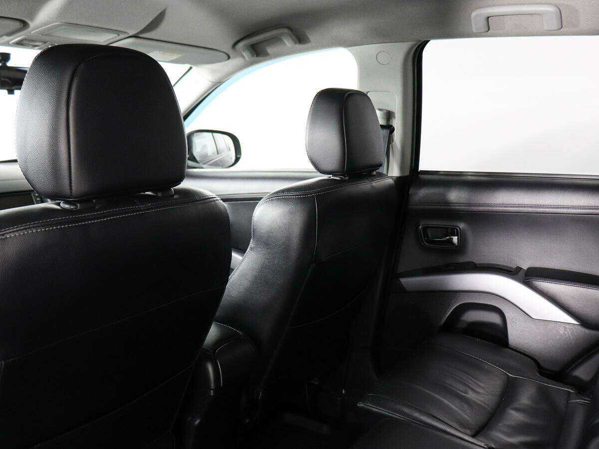 Mitsubishi Outlander с пробегом — 2011 год. Фото: #9