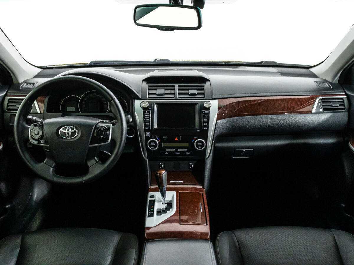 Toyota Camry с пробегом — 2012 год. Фото: #12