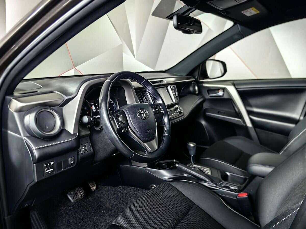 Toyota RAV4 с пробегом — 2019 год. Фото: #11
