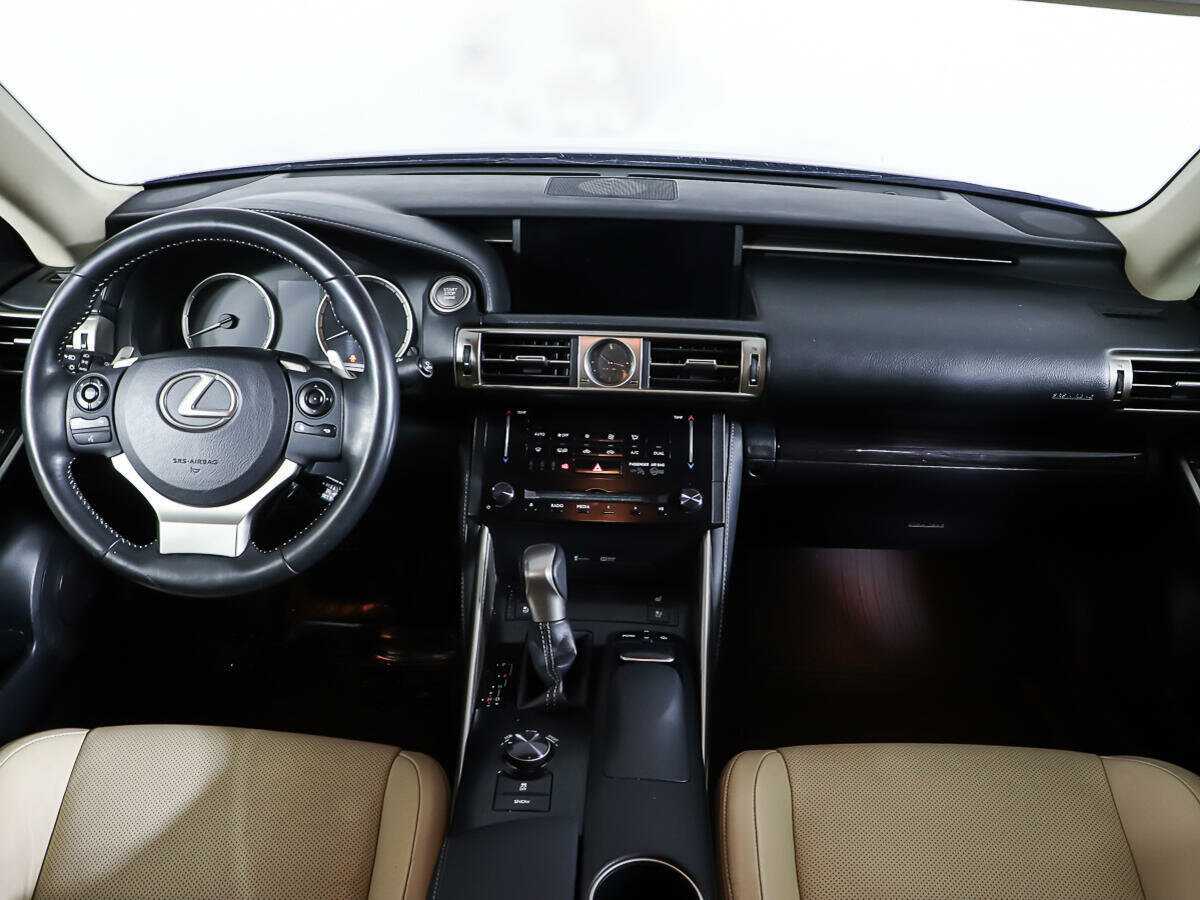 Lexus IS с пробегом — 2013 год. Фото: #10