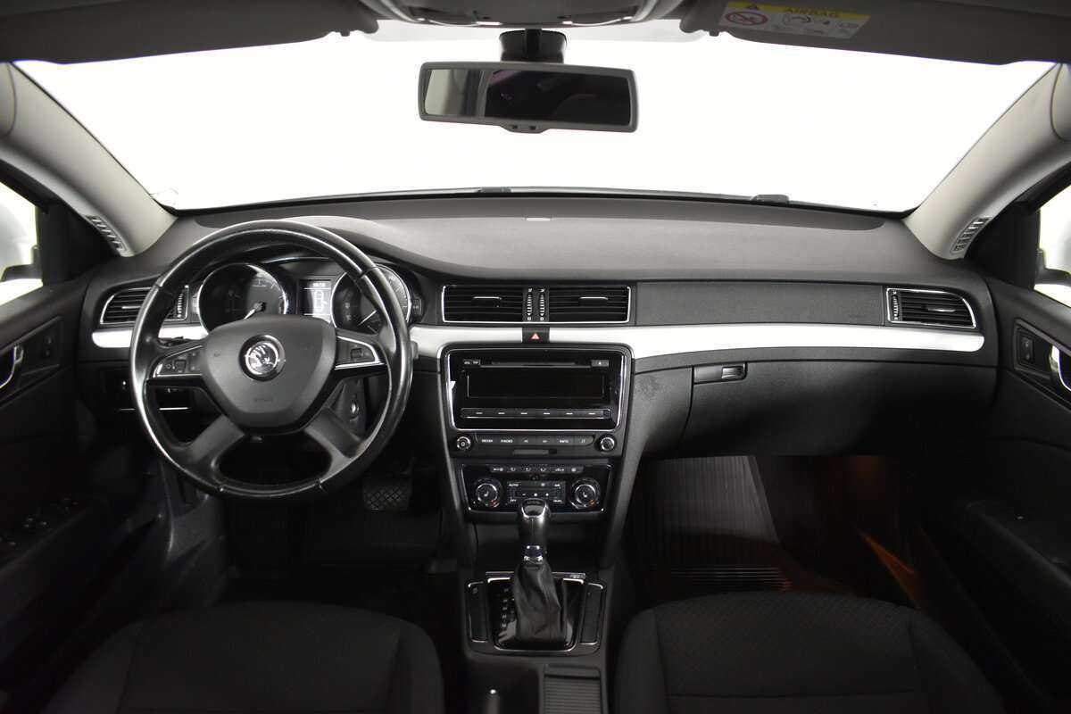 Skoda Superb с пробегом — 2015 год. Фото: #6