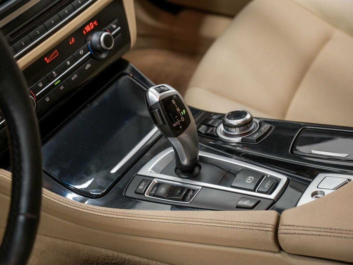 BMW 5 серии с пробегом — 2014 год. Фото: #16