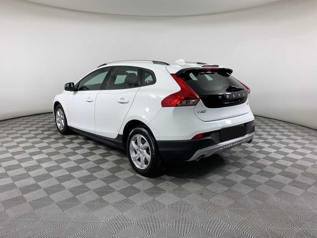 Volvo V40 Cross Country с пробегом — 2017 год. Фото: #6