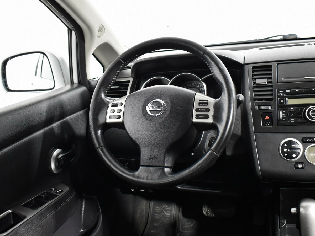 Nissan Tiida с пробегом — 2008 год. Фото: #14