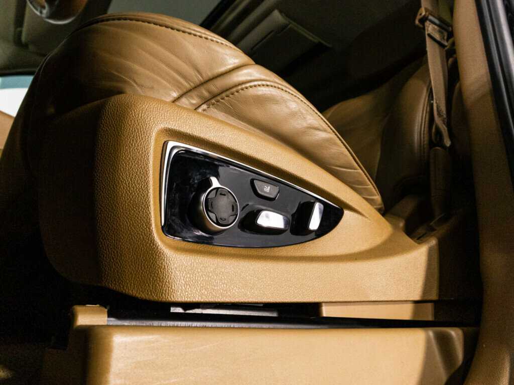 Cadillac Escalade с пробегом — 2015 год. Фото: #29