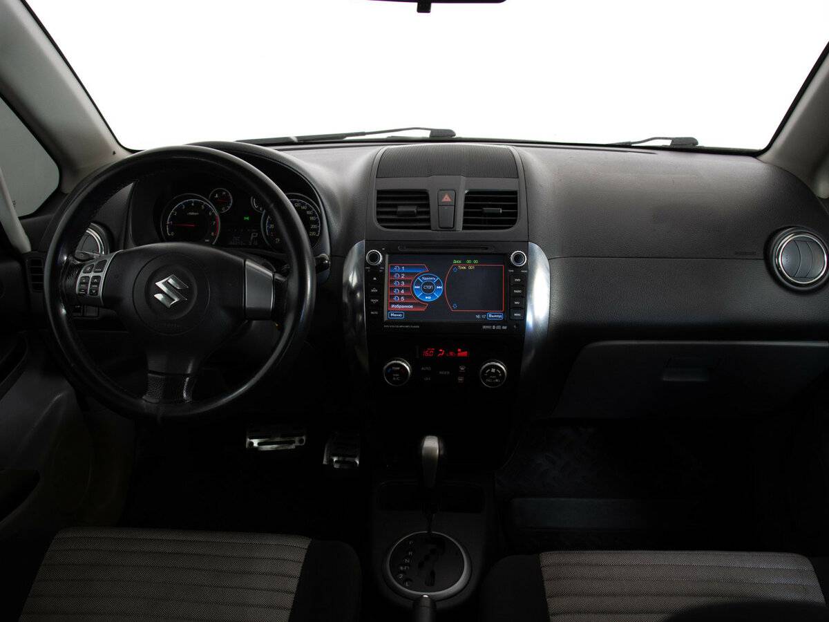 Suzuki SX4 с пробегом — 2011 год. Фото: #6