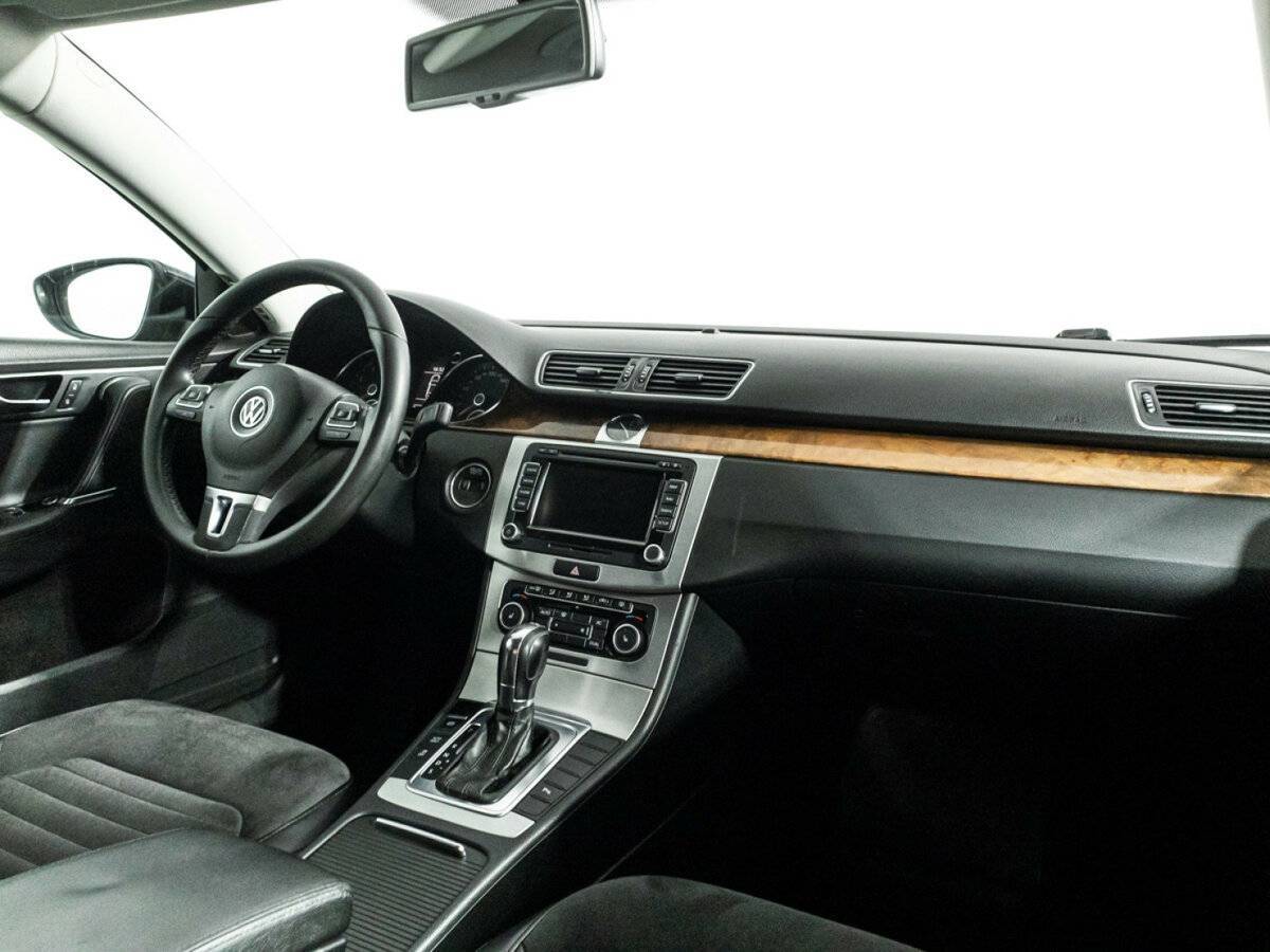 Volkswagen Passat с пробегом — 2011 год. Фото: #9