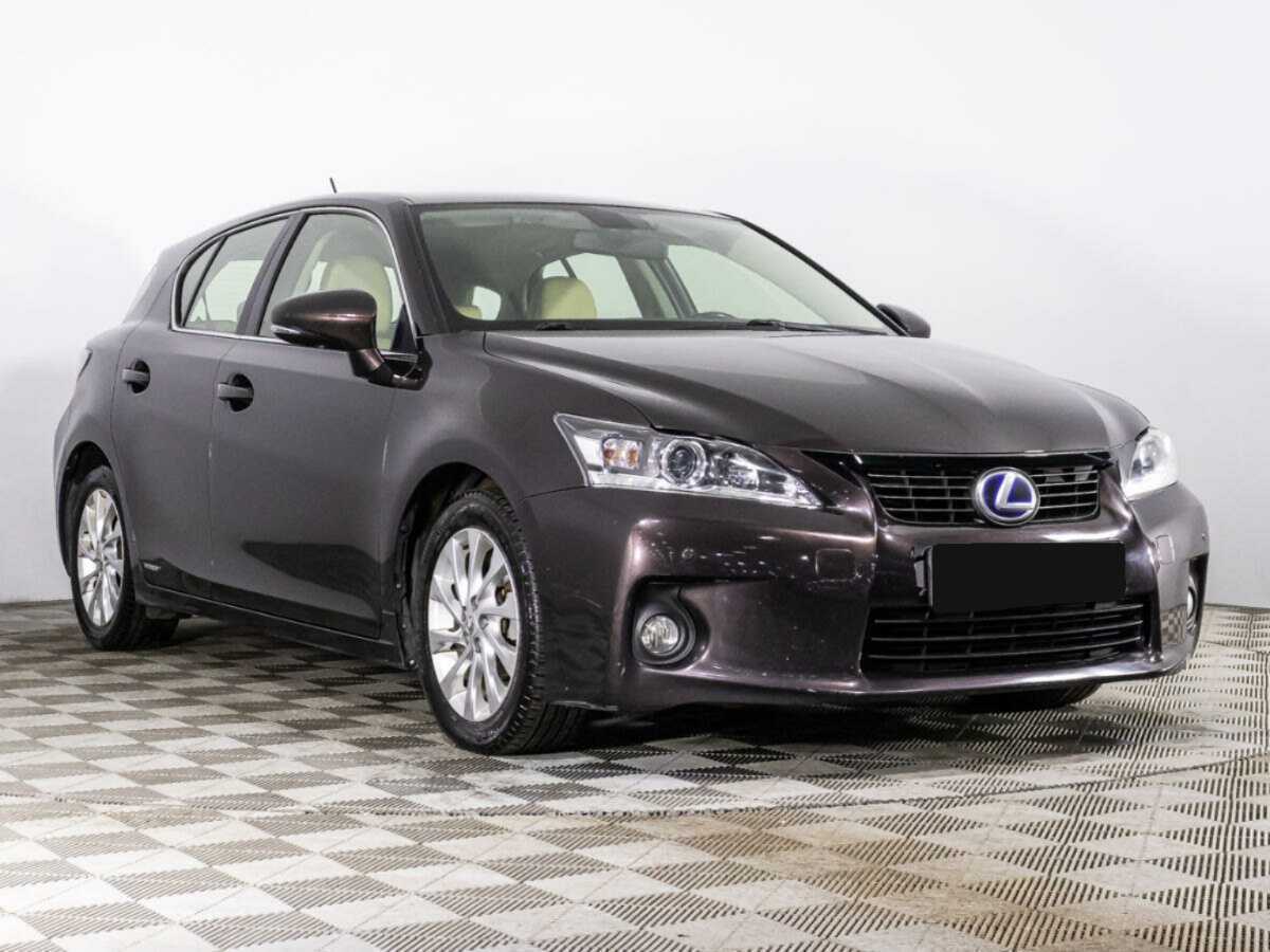 Lexus CT с пробегом — 2011 год. Фото: #2