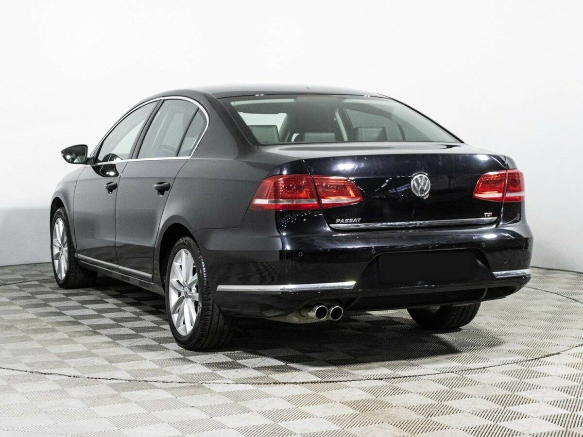 Volkswagen Passat с пробегом — 2011 год. Фото: #6