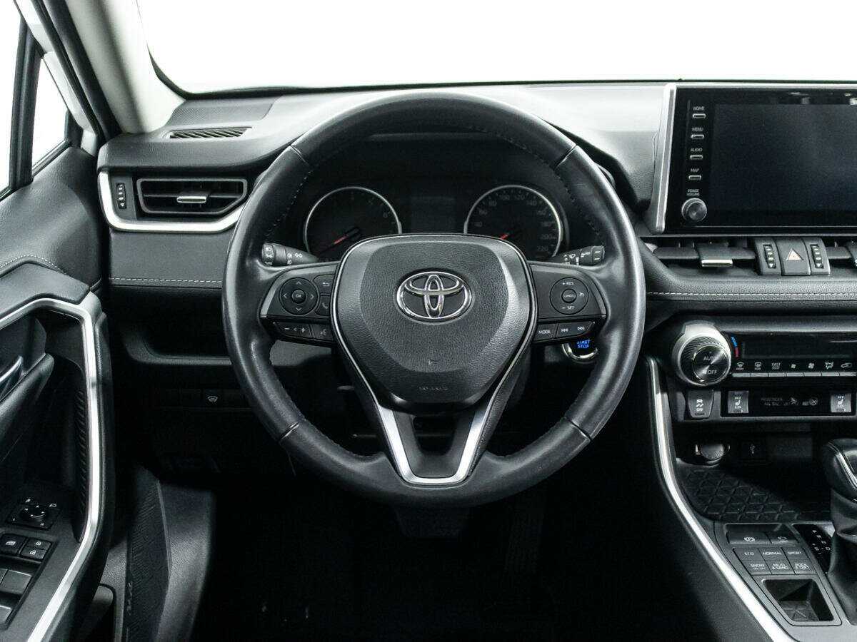 Toyota RAV4 с пробегом — 2022 год. Фото: #19