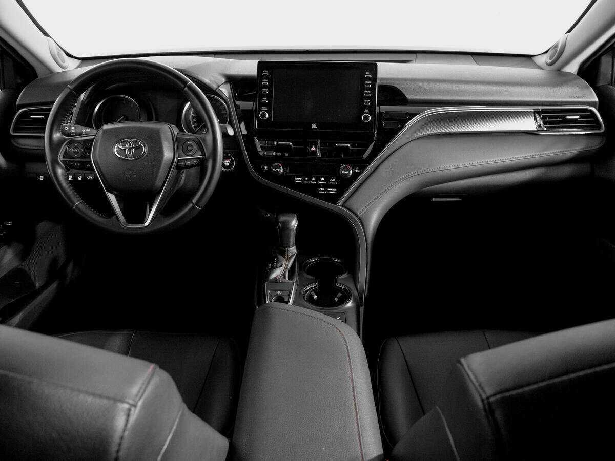Toyota Camry с пробегом — 2022 год. Фото: #11